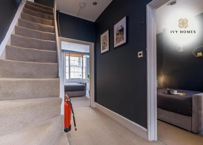 Super Central 3Br Apartment Close To North Lanes Brighton Beach And Shopping Centre